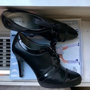 Eli’s Tahari Heeled Black Oxford Boots